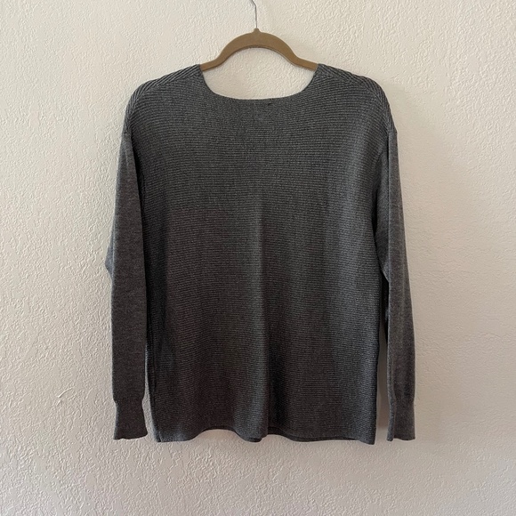 Ella Moss Gray V-neck Sweater - Picture 3 of 5
